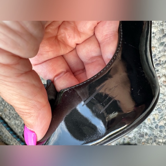 Findi heels with flower detail, size 7, black - Picture 7 of 7